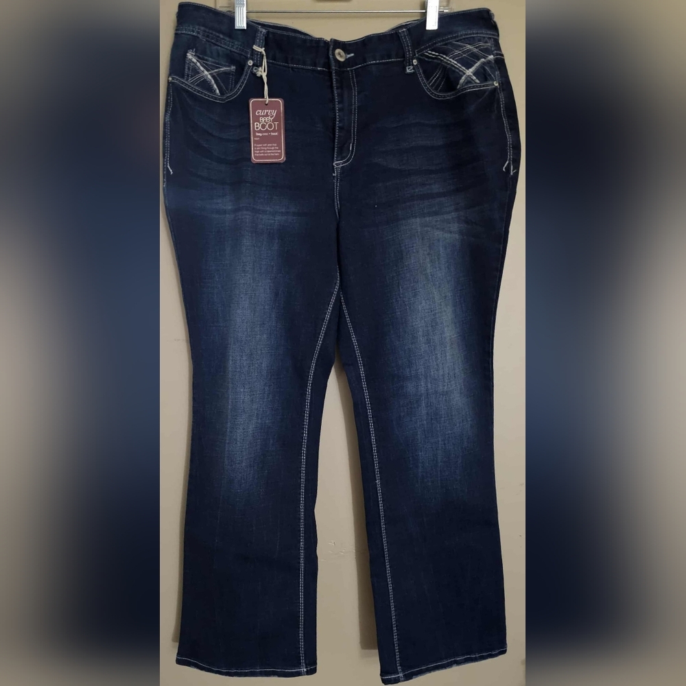 NWT Amethyst Curvy Baby Boot Cut Jeans